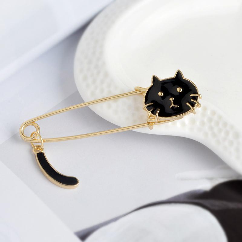 And Fashionable Playful Alloy Brooches With Cute White Cat And Black Cat Styles For Unique Personalization