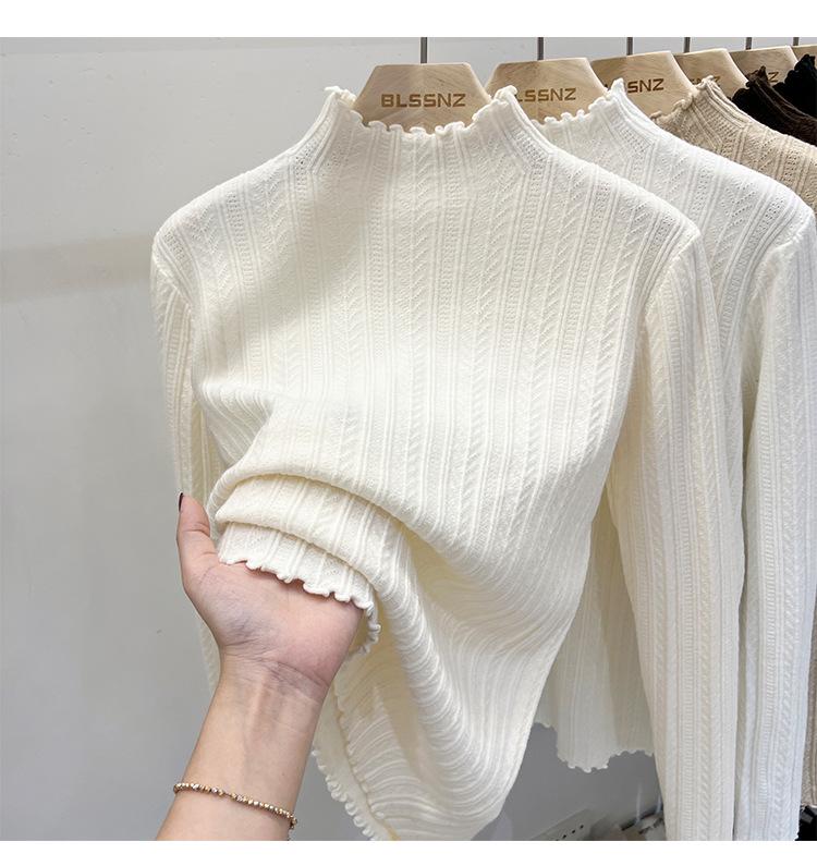 Женский белый вязаный свитер с полуводолазкой и отделкой в виде пшеничных и деревянных колосков — идеально подходит для весны, осени и зимы