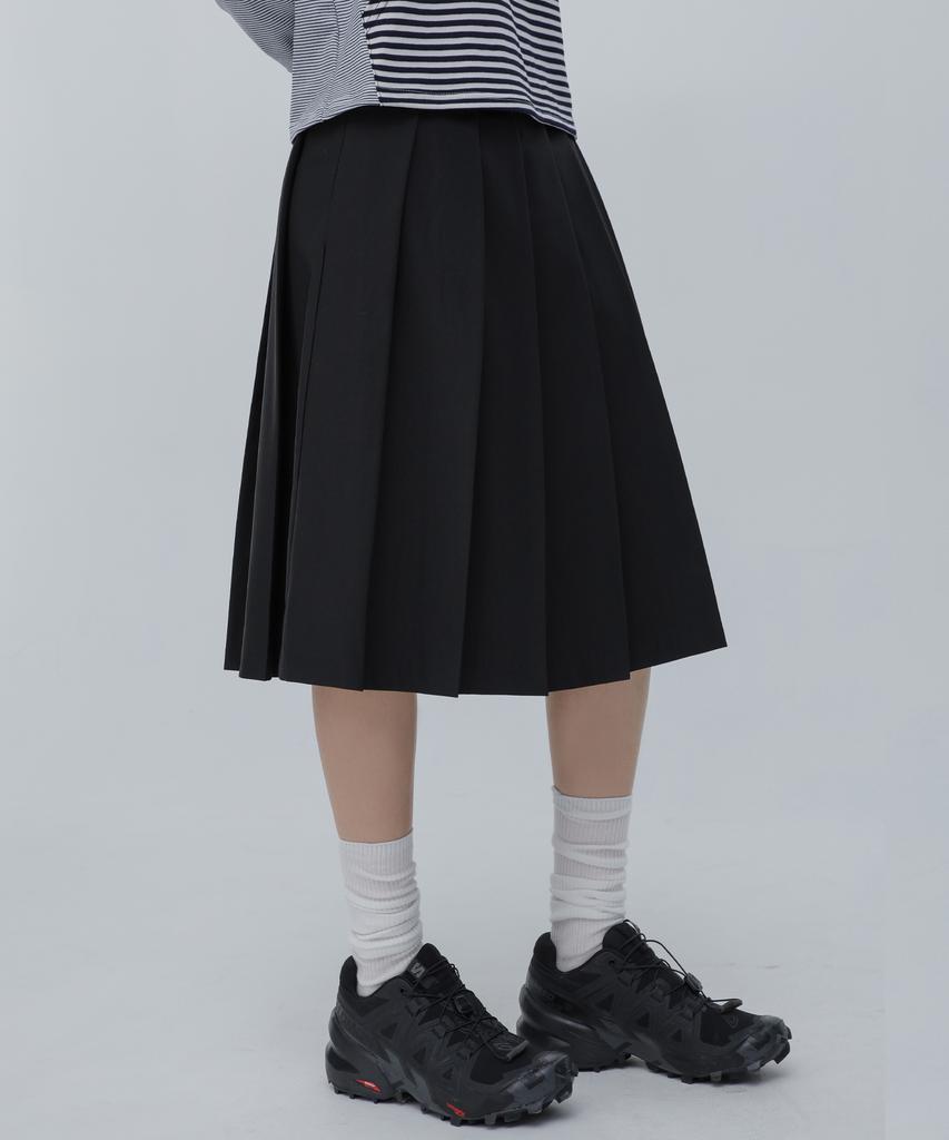 Chix Classic Pleated Midi Skirt Black