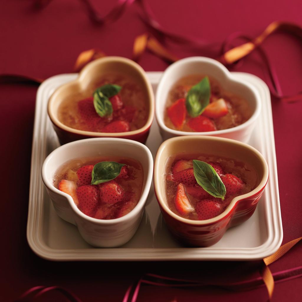 Le Creuset Ramequin with White and Wedding Anniversary Bridal Party Favor Japanese d'Amour (Small, Lid) Lustre, Heat-Resistant, Cold-Resistant,