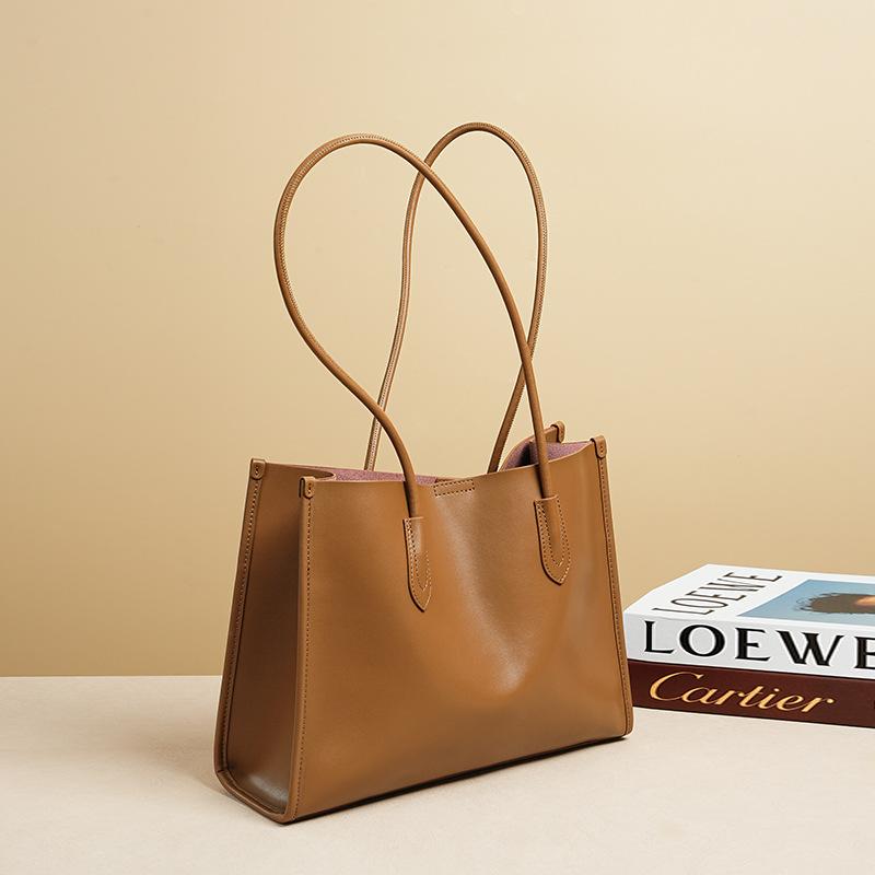 Women's Bag New Commuter Large Capacity Tote Bag Women's Versatile Leather Niche Women's High-end Shoulder Bag