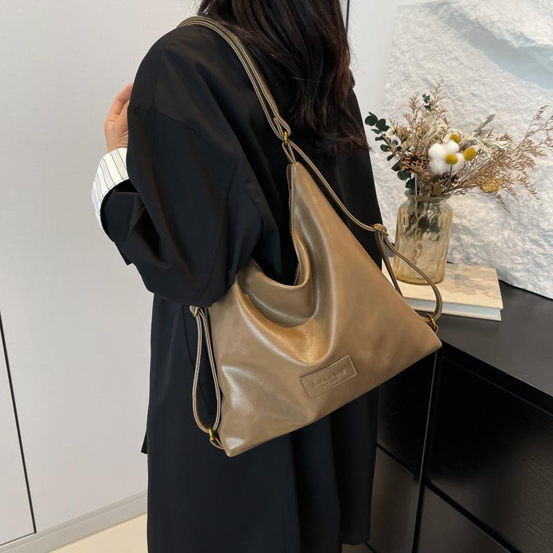 2025 Autumn New Retro Large-capacity Underarm Tote Bag Women's Bag Multi-function Single Shoulder Oblique Span Bag Backpack