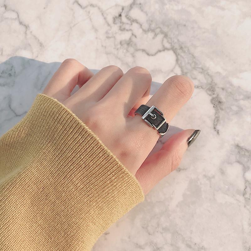 Trendy Minimalist Korean Vintage Stacking Rings for Women - Influencer-Approved Light Luxury Style.