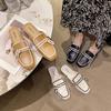 Туфли мягкие женские тапочки и сандалии женские мюли шлепанцы белые лето 2024 года на открытом воздухе низкий каблук корейский стиль тренд повседневный оригинальный
