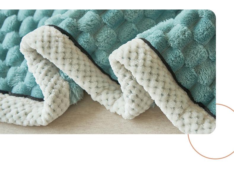 Двухслойное толстое бархатное одеяло - для кровати, дивана и покрывала