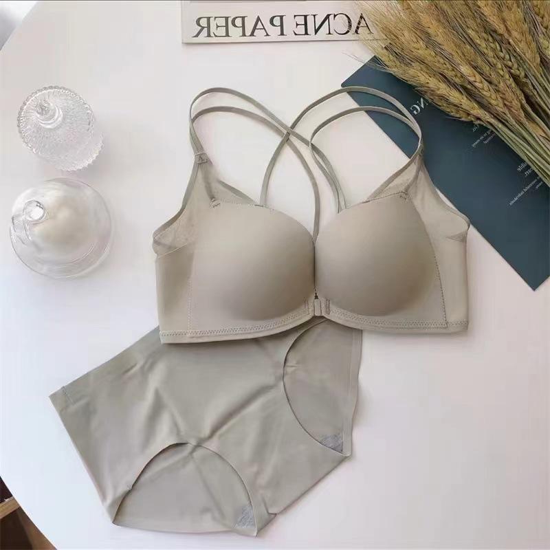 Japanese Light Cotton Lace Seamless Push-Up Bra Set with Front Buckle and Stylish Back Design