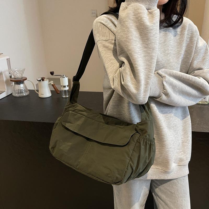Japanese Simple Commuter Large-Capacity Messenger Bag Female Light Mailman Shoulder Bag College Student Class Bag
