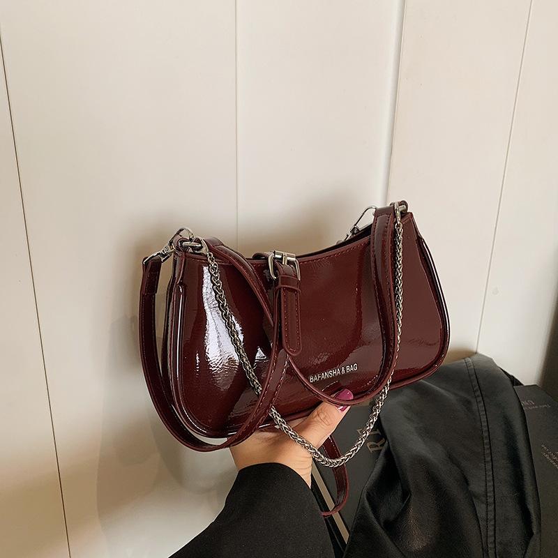 Премиальный сенс ретро маленькая сумка женская 2025 новая осень и зима универсальная сумка-мессенджер супер огонь сумка на плечо подмышку маленькая квадратная сумка