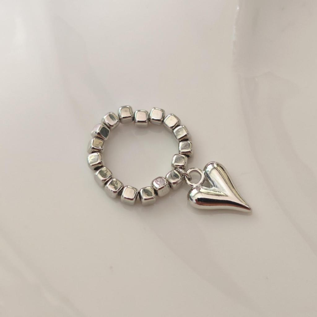 Кросс-бордер Квадратное эластичное кольцо с бусинами и блестящим акцентом в виде сердца