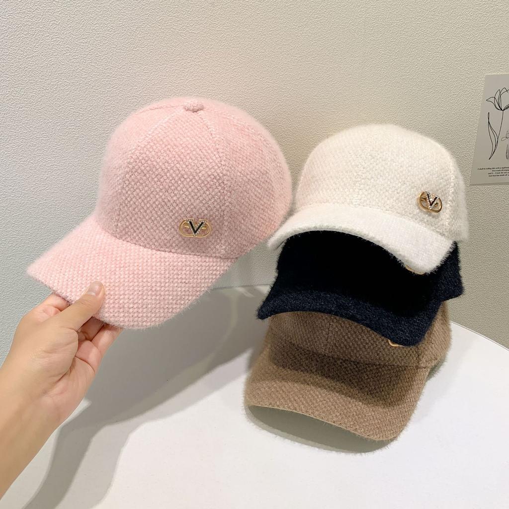 Женская модная бейсболка с вышитыми надписями, мягкая и удобная зимняя шапка для пар