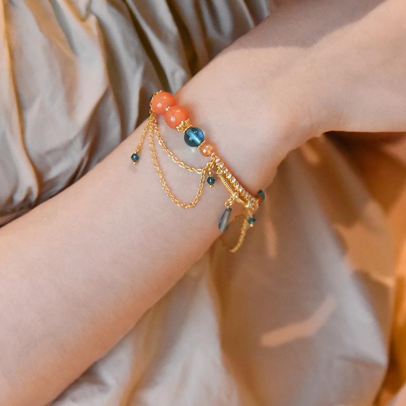 Браслет с кисточкой из стеклянных бусин, роскошный, с высоким чувством стиля, новый тренд 2025, кристальный браслет, модные темпераментные украшения