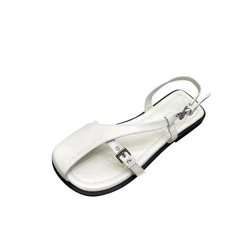 2024 Лето Новые Baotou Hollow Soft Leather Flat One Word Buckle Casual Fashion Women Sandals Sandals Platform Sandals