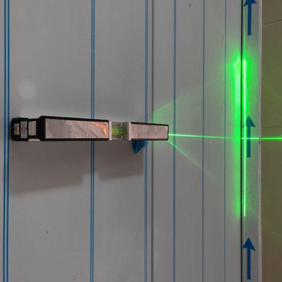 Магнитный уровень. Точные измерения. Компактный размер. Портативный. Широко используемый. Пузырьковый уровень. Трубка с метрическими линейками.