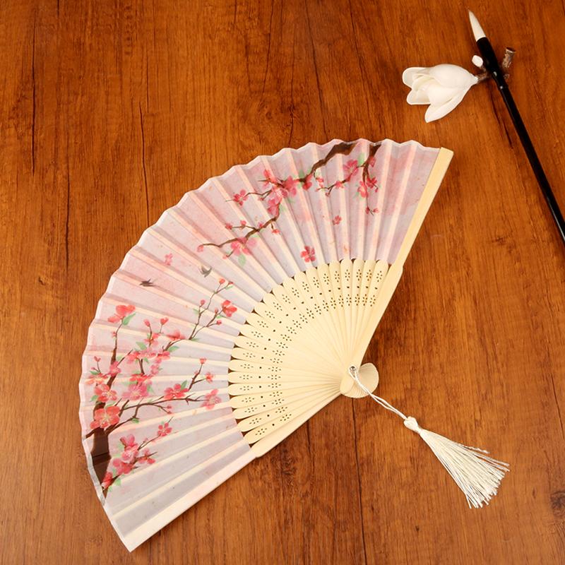 1Pc Silk Folding Fan Party Gift With Tassels Chinese Art Crafts Bamboo Fans Vintage Home Decorations Dance Photo Props Hand Fan