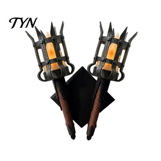 Handheld Torch Light Medieval Wall Lamp, LED Light, Retro Realistic Lamp Flame for Halloween Party Decor, Mardi Gras Indoor Landscaping Ornament