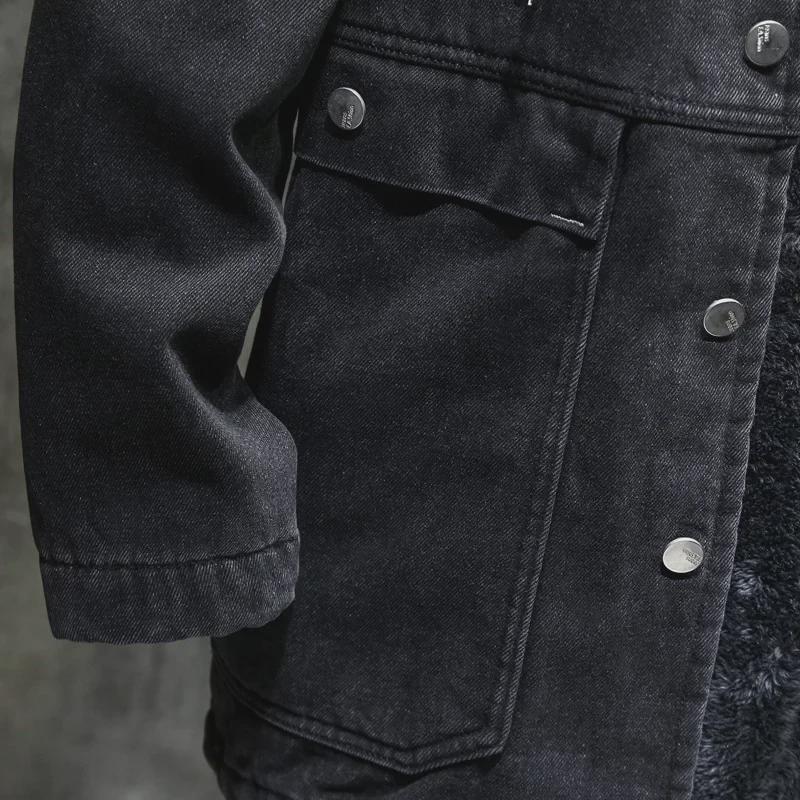 Мужская зимняя джинсовая куртка с капюшоном - плюшевая подкладка, свободный крой, средняя длина, модная ветровка