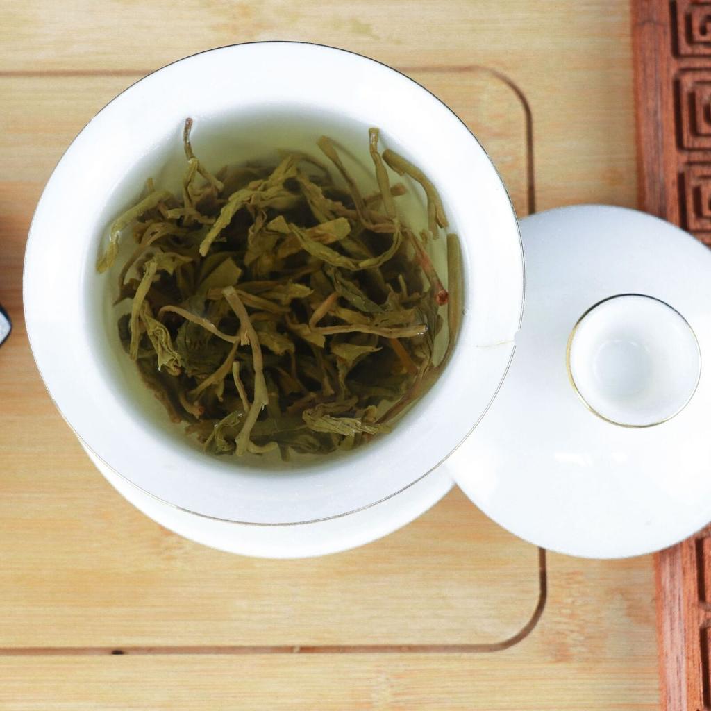 2025 New Yunnan High Mountain Green Tea 200g Gift Bagged Strong Aroma