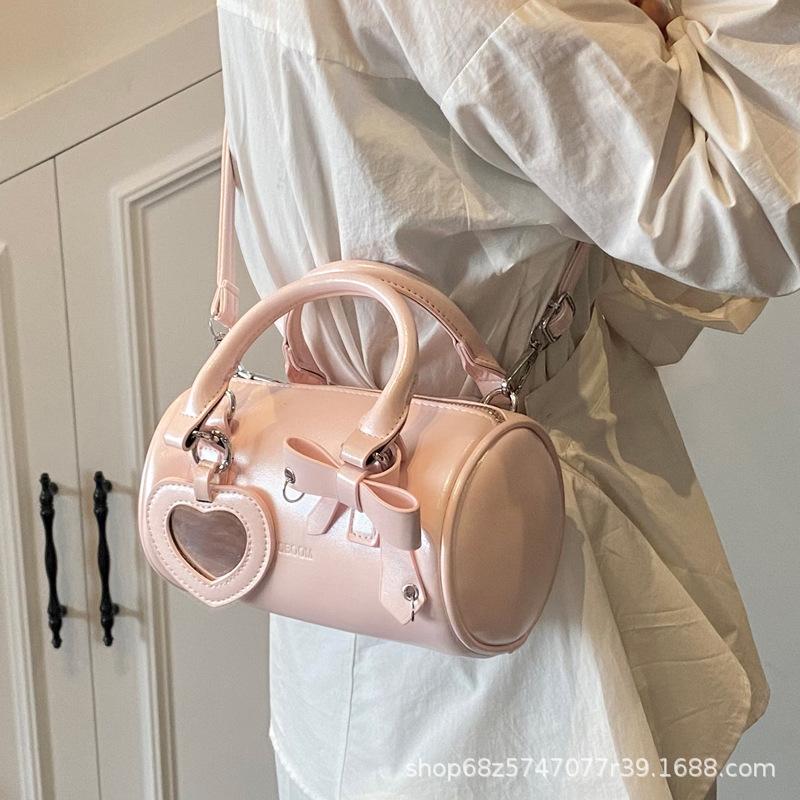 High-end Handbag 2025 New Niche Design One-shoulder Crossbody Bag Fashionable Foreign Style Commuter Pillow Bag