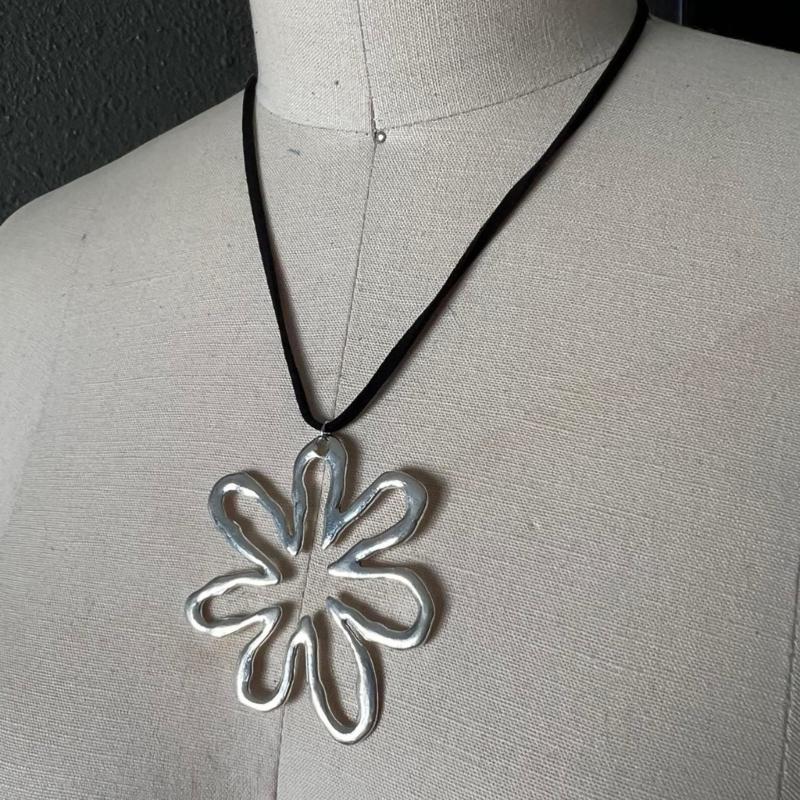 Sweet Cool Heart Pendant Necklace Fashion Clavicle Chain Statement Choker Jewelry Simple Adjustable Collar Necklace