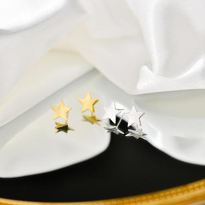 Серьги-звездочки с матовой отделкой Простые и универсальные серьги в женском стиле