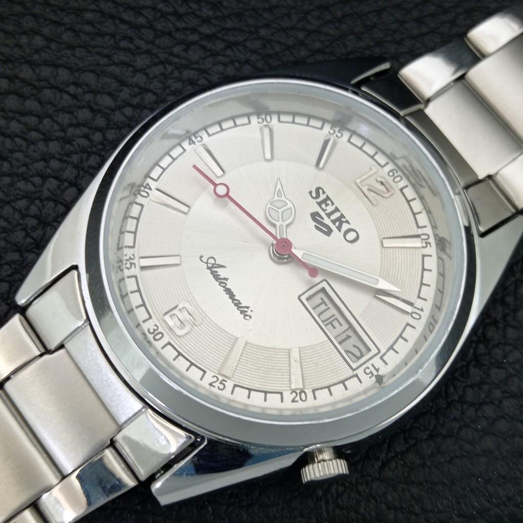 АВТОМАТИЧЕСКИЕ ВИНТАЖНЫЕ ОТРЕСТАВРИРОВАННЫЕ МУЖСКИЕ ЧАСЫ SEIKO 5 ЯПОНИЯ СЕРЕБРЯНЫЙ ЦИФЕРБЛАТ a446199-1