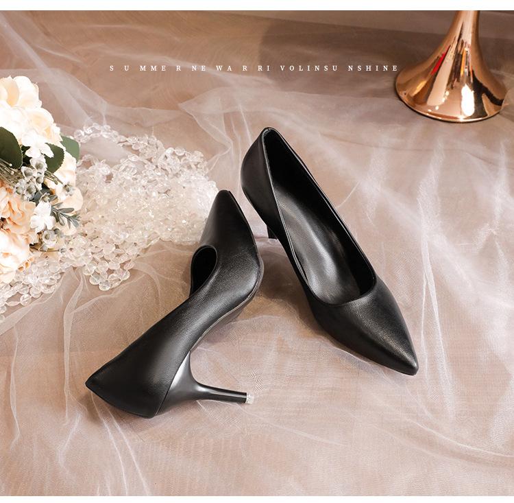 Черные туфли на высоком каблуке с красной подошвой для женской весны, новые, с острым носком, на тонком каблуке, сексуальные, с глянцевым темпераментом, одинарные туфли, женские туфли из лакированной кожи