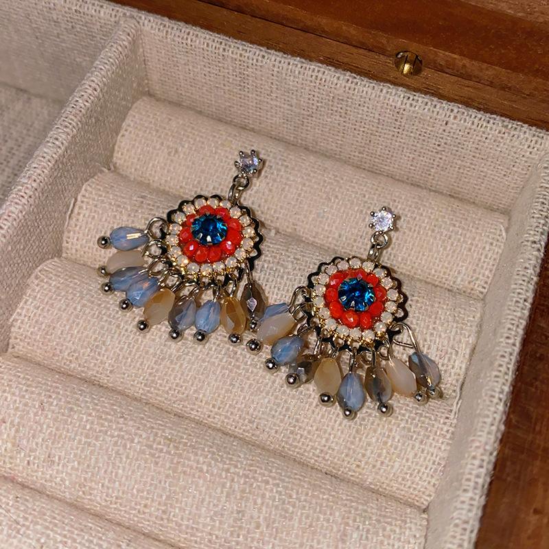 Высококачественные серьги из циркония и металла с кисточками, инкрустированными бриллиантами, идеально подходят для любого случая