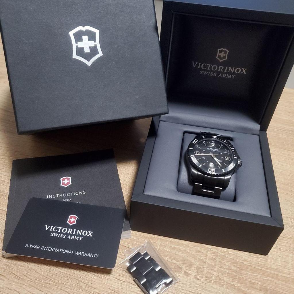 Б/у часы VICTORINOX Maverick 241798 Victorinox