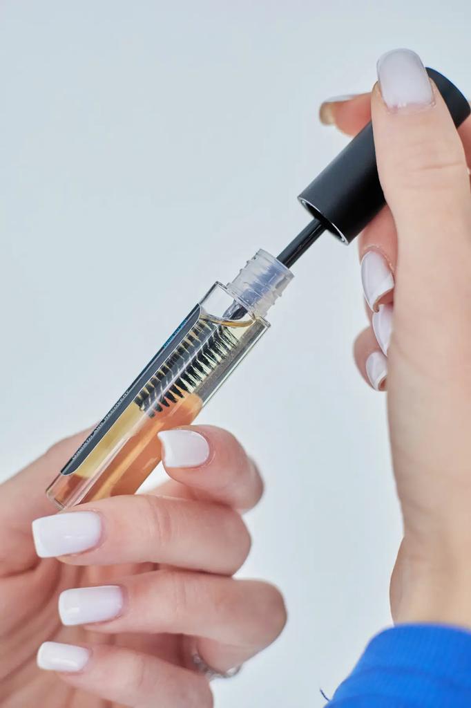 Oil for Growth and Restoration of Eyelashes Chaban 9 Ml