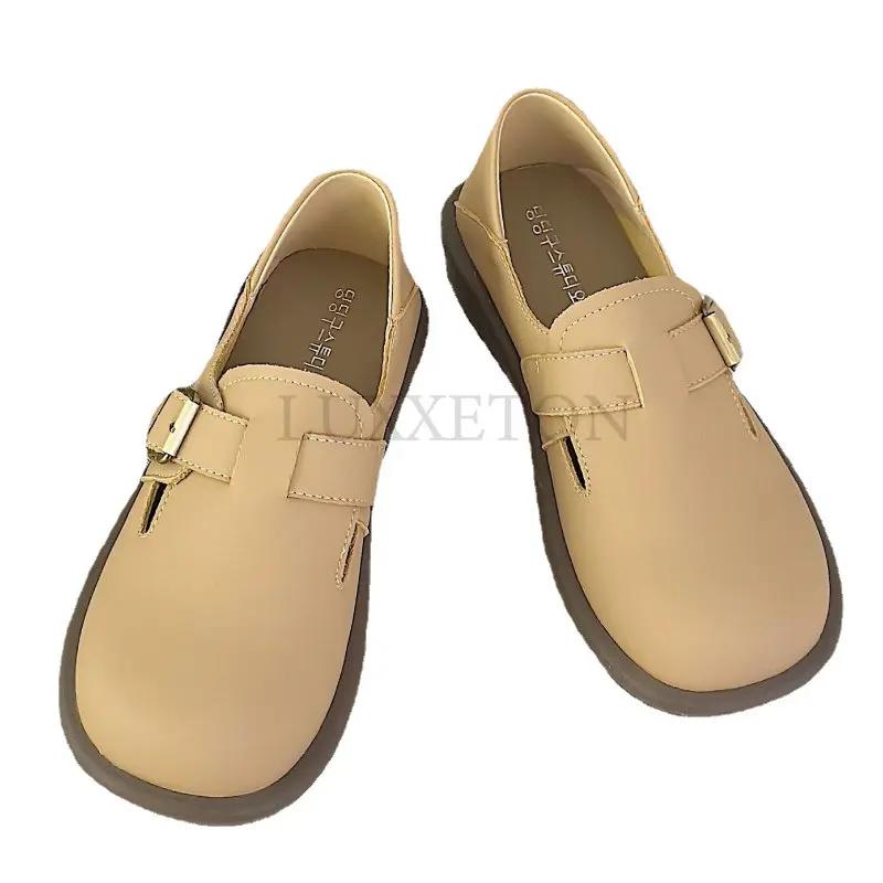 Fashion Spring Women's Leather Shoes English Style Loafers Fashion Round Head Center Heel Metal Design Large Size