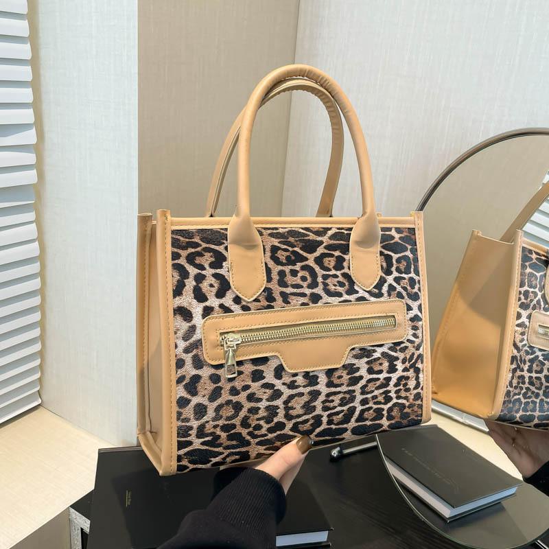 Stylish And Spacious Pu Leopard Print Crossbody Bag For Women Perfect For Outfits Casual