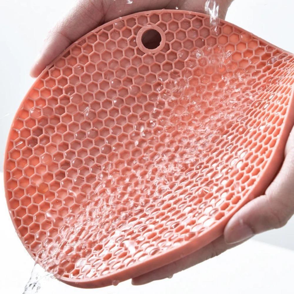 Silicone Honeycomb Heat Insulation Pad Heat Insulation Anti Slip Placemats Circular Waterproof Pad Kitchen Accessories