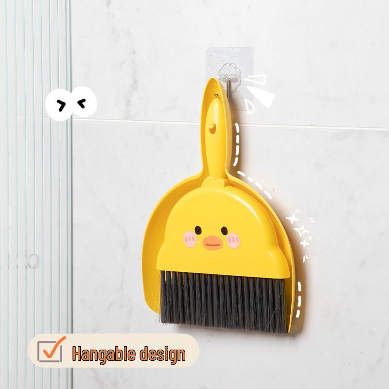 Мини-набор «Маленький желтый утенок» из мини-метлы и совка для детских столов