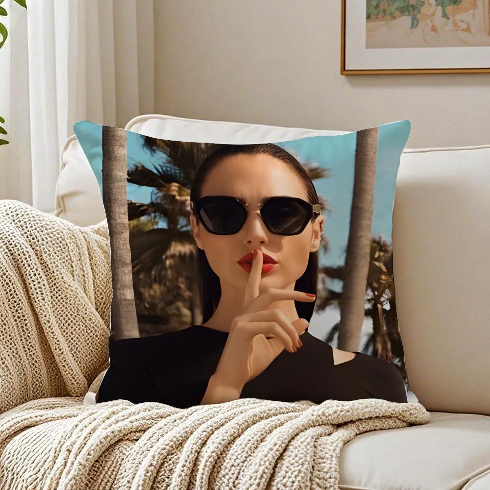 GGal Gadot Cushion Cover Linen Pillowcase Soft for Sofa Bed Home Room Decor