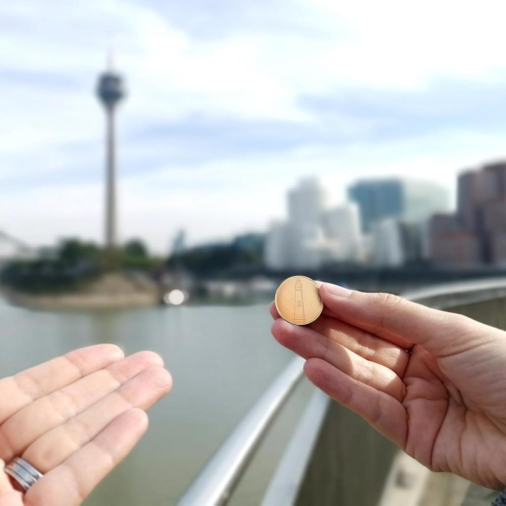 25Pcs 40mm Blank Challenge Coin Engraving Blanks Coins Threaded Edged with Acrylic Protection Box Hand Personalized DIY Craft Coin for DIY Crafts