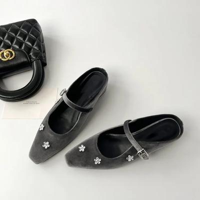 Французские полушлепанцы-баотоу с цветком из страз, женская обувь для улицы, увеличивающая темперамент квадратного носка, одинарная обувь