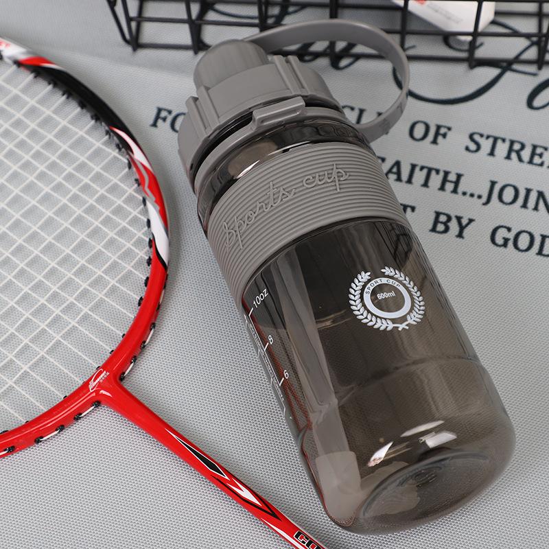 600/1000/1500 мл/2000 Чашка большой емкости для уличного пространства с соломой Студенческая пластиковая чашка для воды Портативная чашка для занятий спортом на открытом воздухе Бутылка с водой