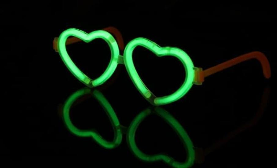 [ЛОЖЬ] 50100 штук флуоресцентных браслетов, Светящиеся браслеты для детей и взрослых, 85 цветов, Светящиеся браслеты с соединительными элементами, Светящиеся