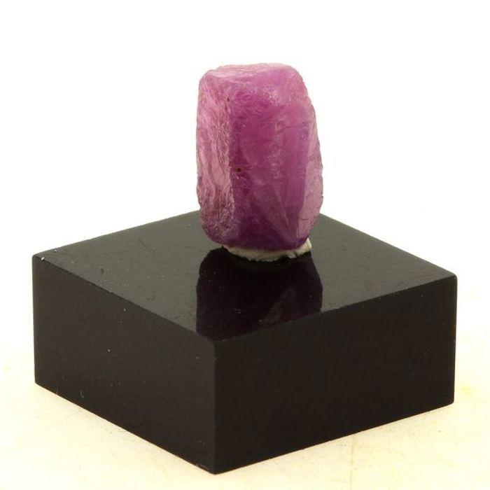 Pierres et Minéraux. Rubis. 8.3 ct. Kiteto District, Manyara Region, Tanzanie.