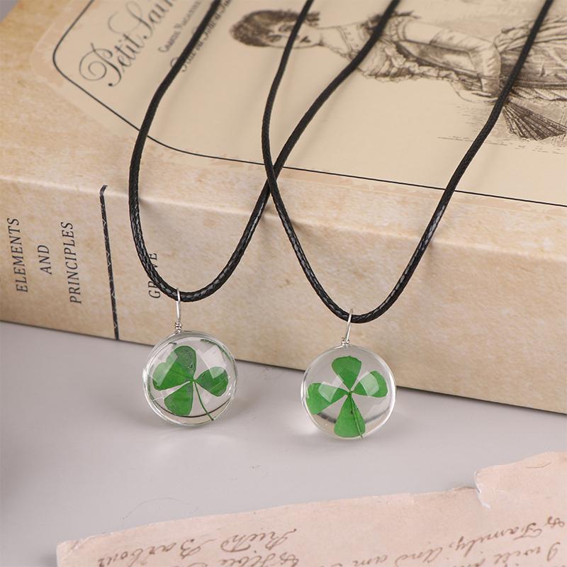 Handmade Natural Dried Flower Lucky Four Leaf Clover Round Glass Pendant Necklace For Women Jewelry