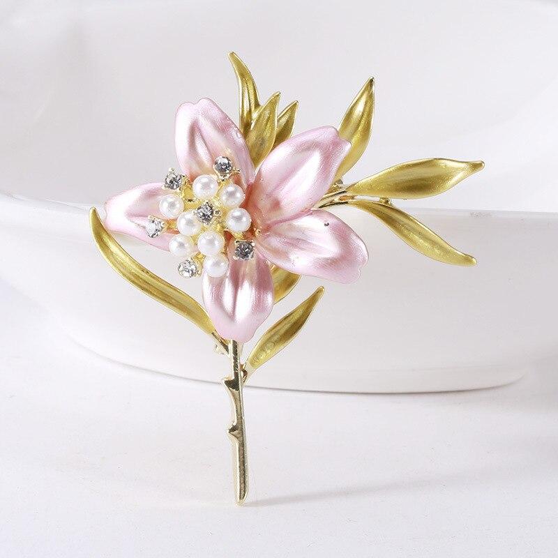 Blucome New Artistic Peach-blossom Brooch Gentle Fresh Flower Plant Pin Women Party Office Brooch Pin Gifts