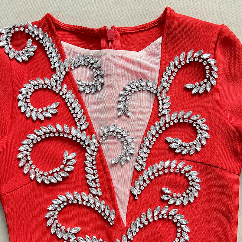 Черное Красное Платье Бандажное Вечернее с Длинным Рукавом и Стразами