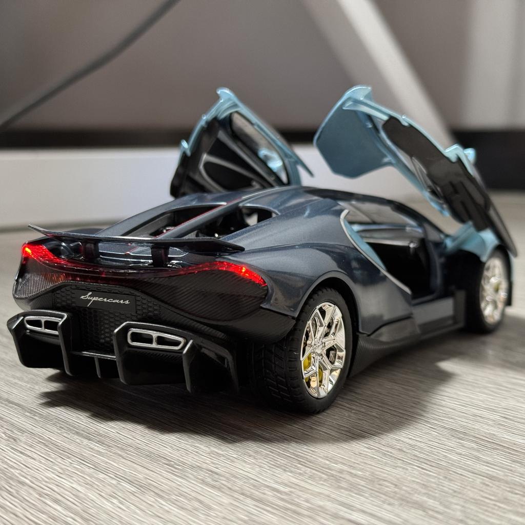 1:24 Bugatti Tourbillon Суперкар Сплав Литье под давлением Металлическая Модель Автомобиля Высокая Симуляция Украшения Декор Хобби Коллекционные Праздничные