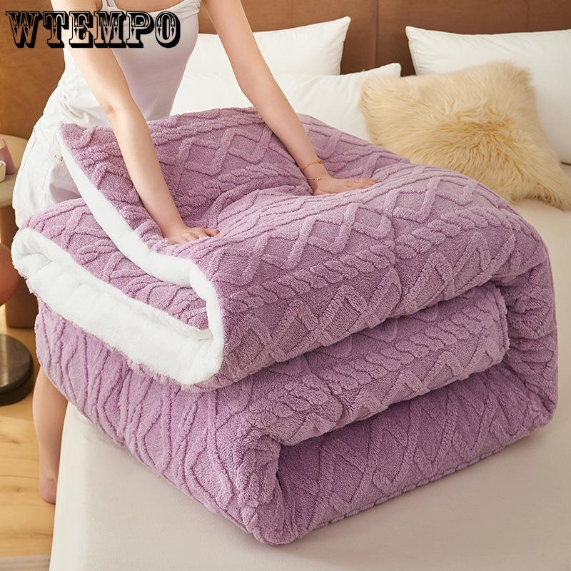 Luxurious Taffeta Comforter - Soft, Thick, and Warm for All Seasons - Machine Washable, Perfect for Bedroom, Guest Room, and Hotel Use