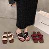 Летние новые модные универсальные нишевые ретро босоножки на танкетке с квадратным носком с открытым носком, классные шлепанцы