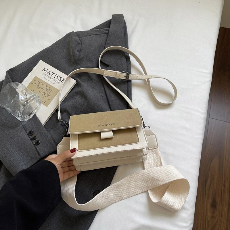 Премиальный сенс маленькая квадратная сумка женская 2025 новая трендовая корейская версия широкий плечевой ремень сумка через плечо модная универсальная сумка-мессенджер