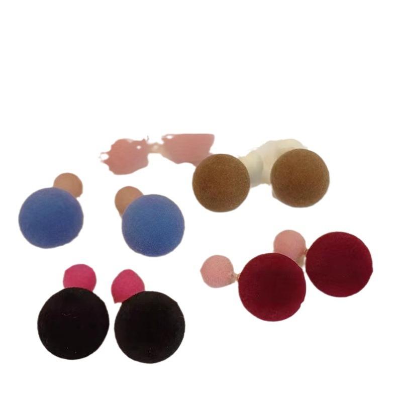 Милые и милые плюшевые разноцветные серьги-гвоздики с уникальным дизайном