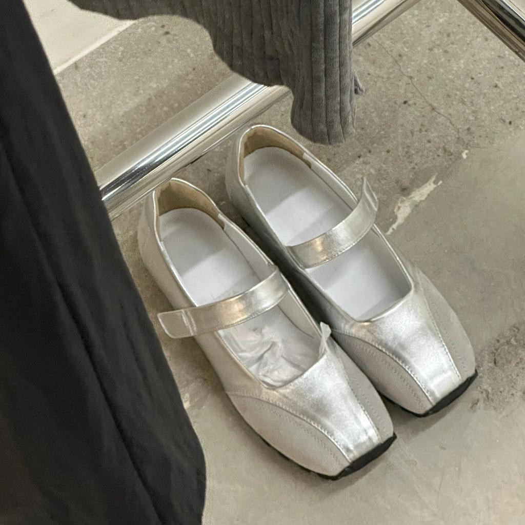 Spot second hair! French square head flat bottom Mary Jane women's shoes 2025 new leather versatile Velcro single shoes