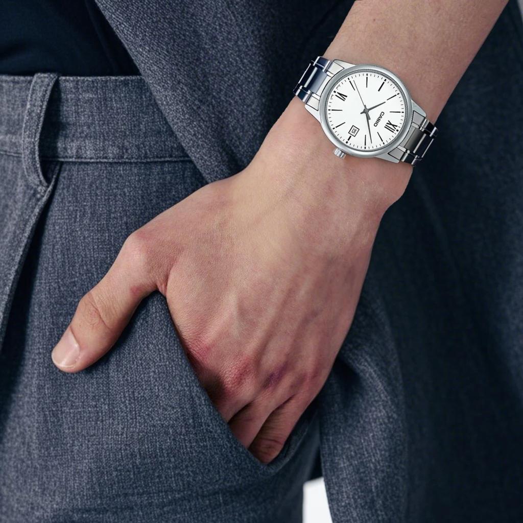 Casio Серия часов Простые Ретро Маленькие Круглые Часы Деловые Повседневные Модные Часы из Нержавеющей Стали Кварцевый Механизм Ремешок из Нержавеющей Стали MTP-V002D-7B3