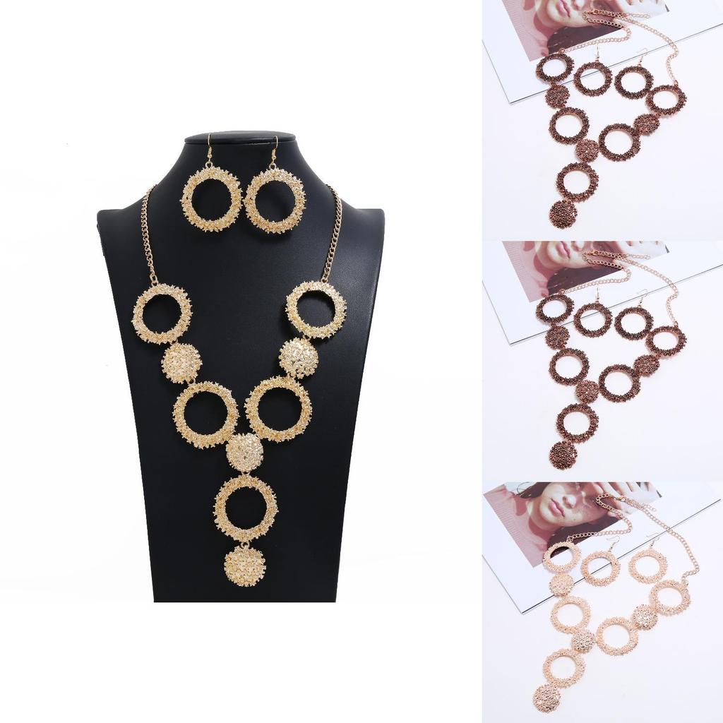 European Style Geometric Metal Pendant Necklace For Elegant Evening Wear